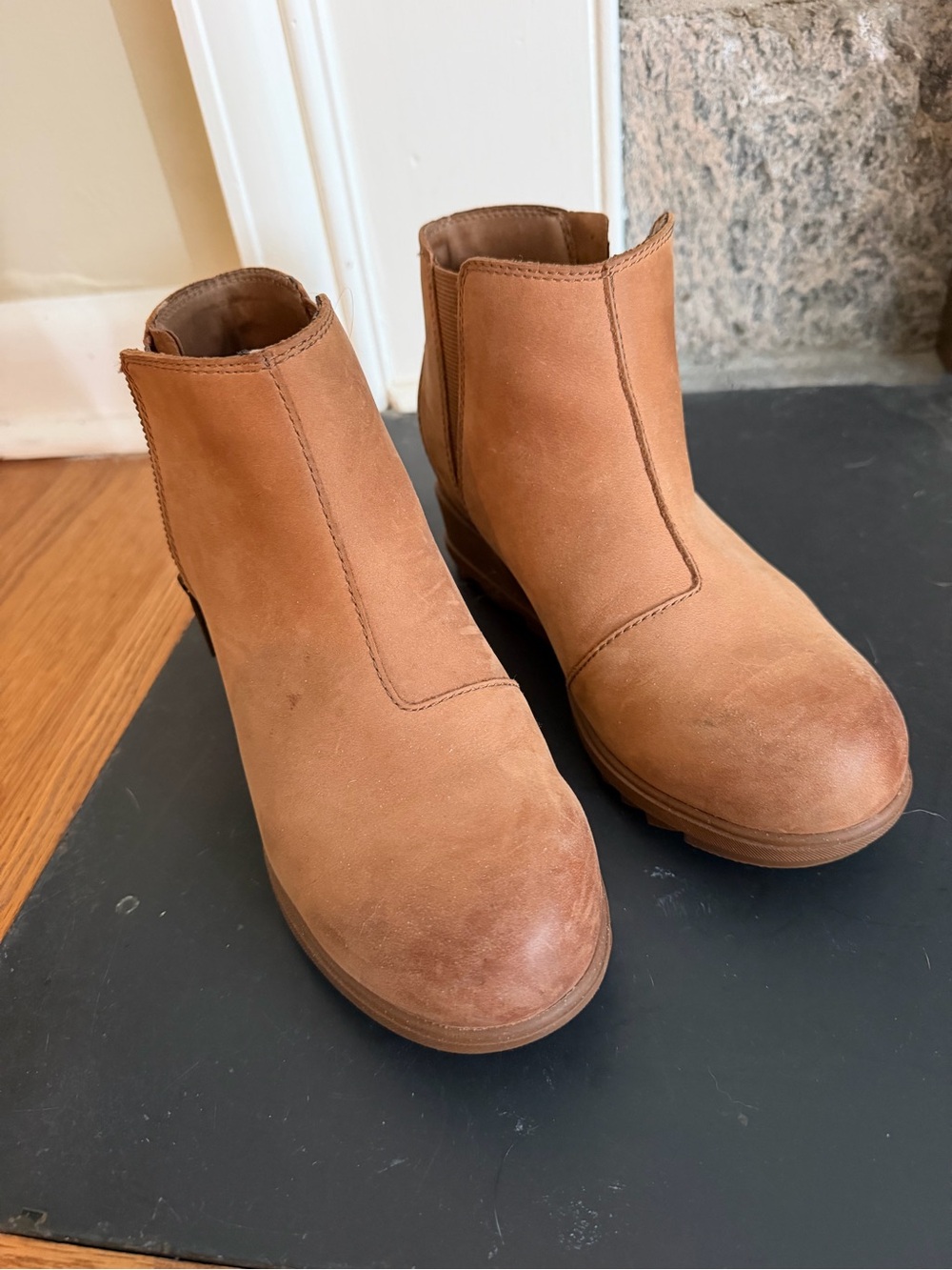 Sorel Women’s  Chukka Boots in Tan Leather